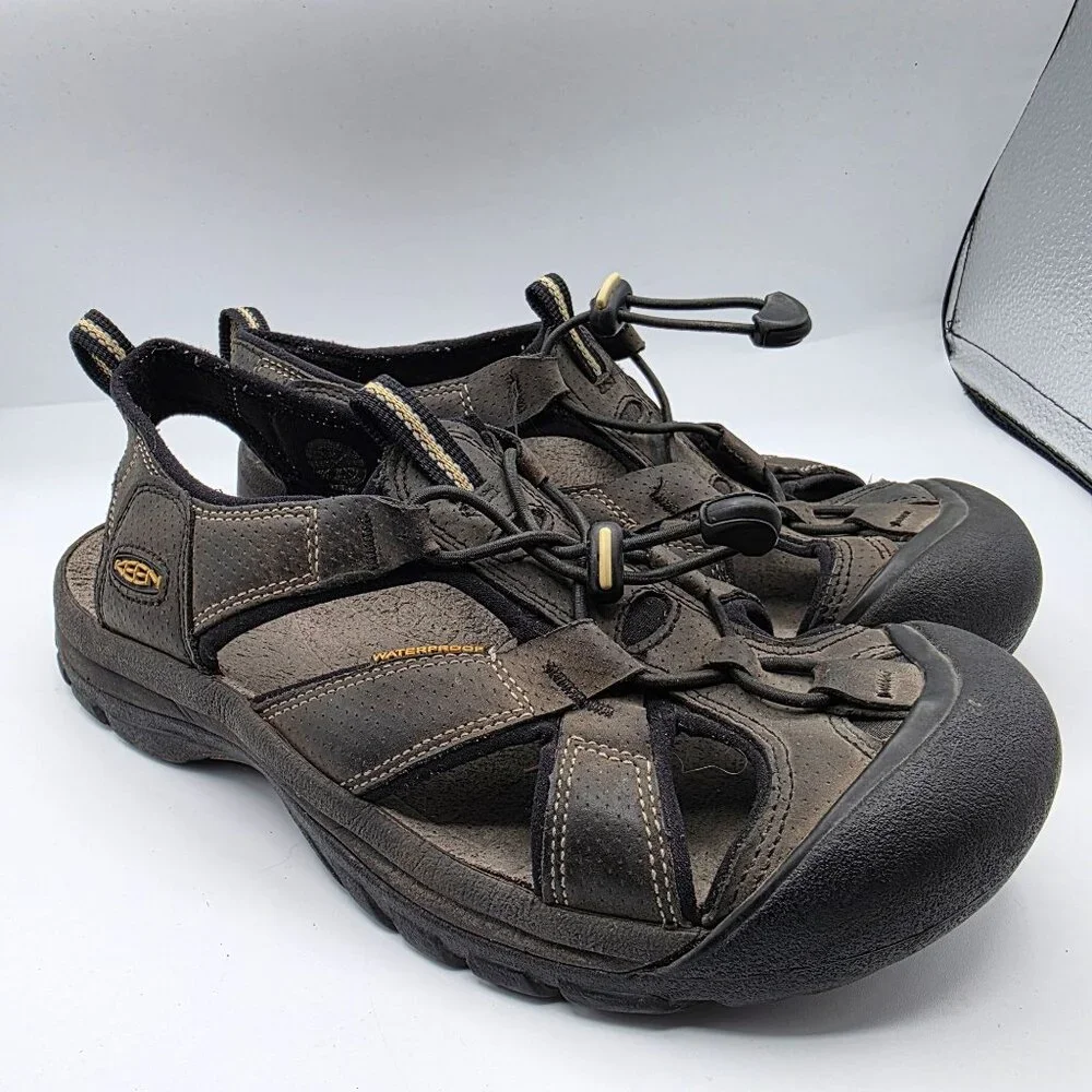 Keen H2 Mens Size 8 Gray Closed Toe Sandals Waterproof Casual Walking Outdoors